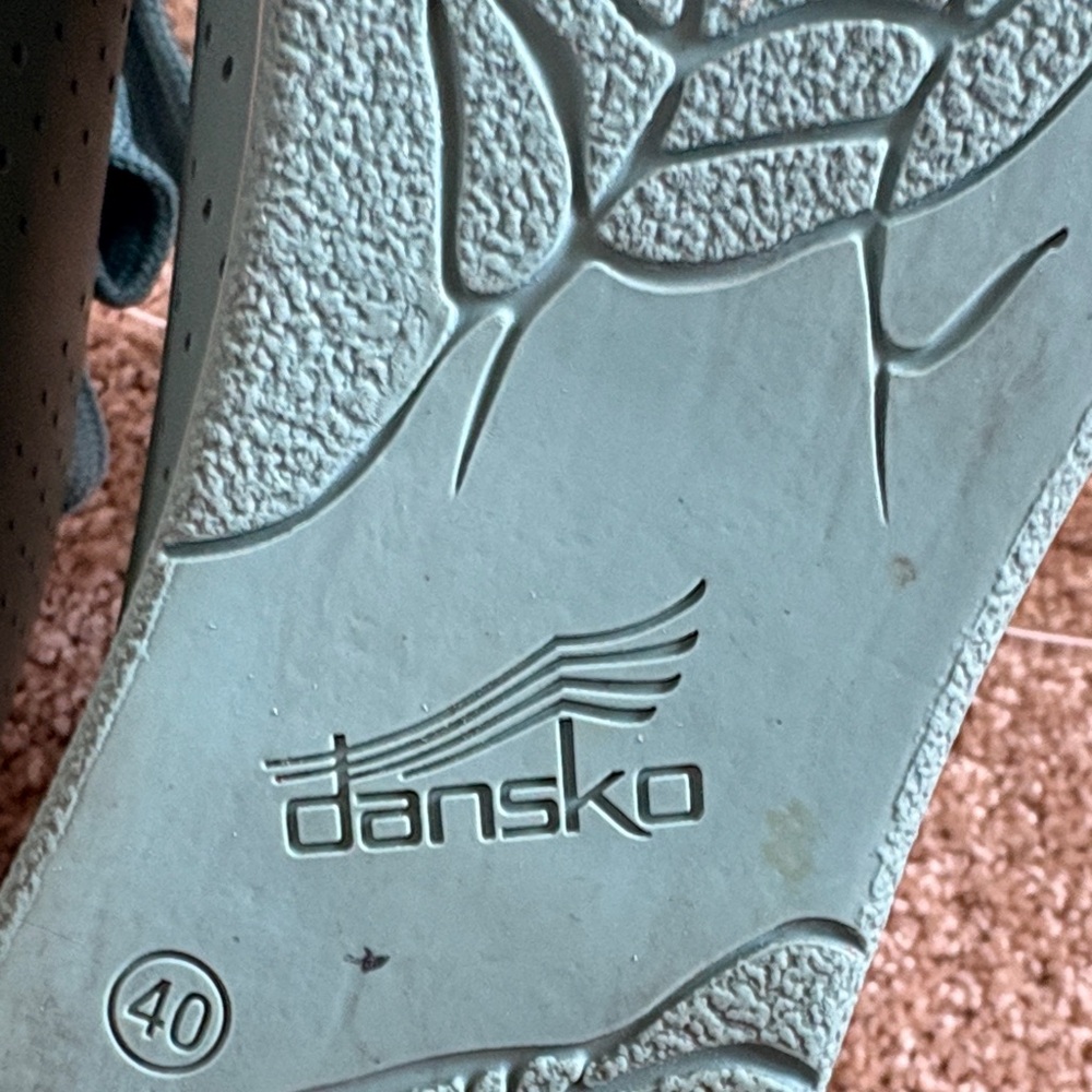 Dansko Orli Perforated Women’s Leather Sneakers Aqua Blue  Sz: 40 EU;  EUC - Picture 5 of 9